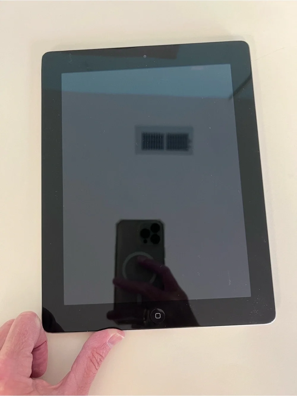 Apple iPad - Black Front Tablet with Silver Edge
